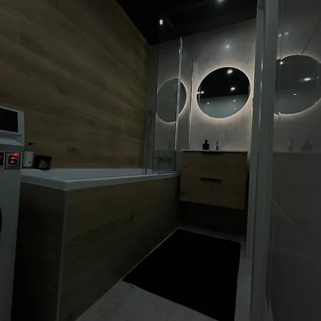 アパート Next To