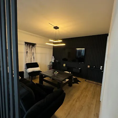 アパート Next To *